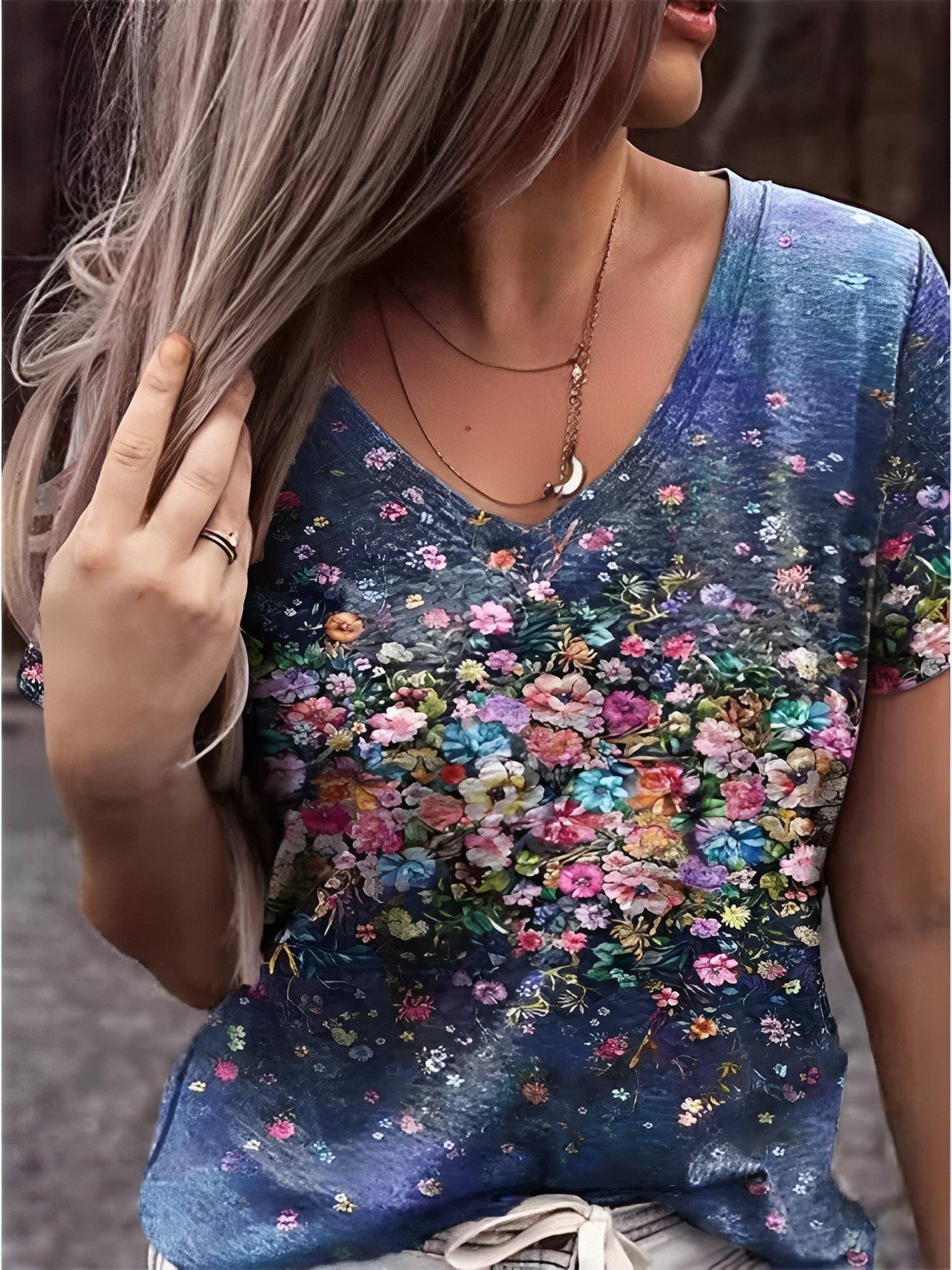 Barneys New York  | 74V-neck floral art t-shirt