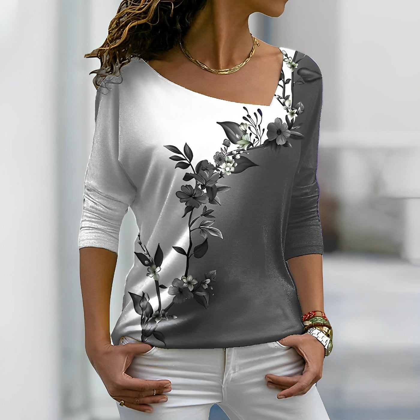 Barneys New York  | Flowers Contrast Color Art T-Shirt