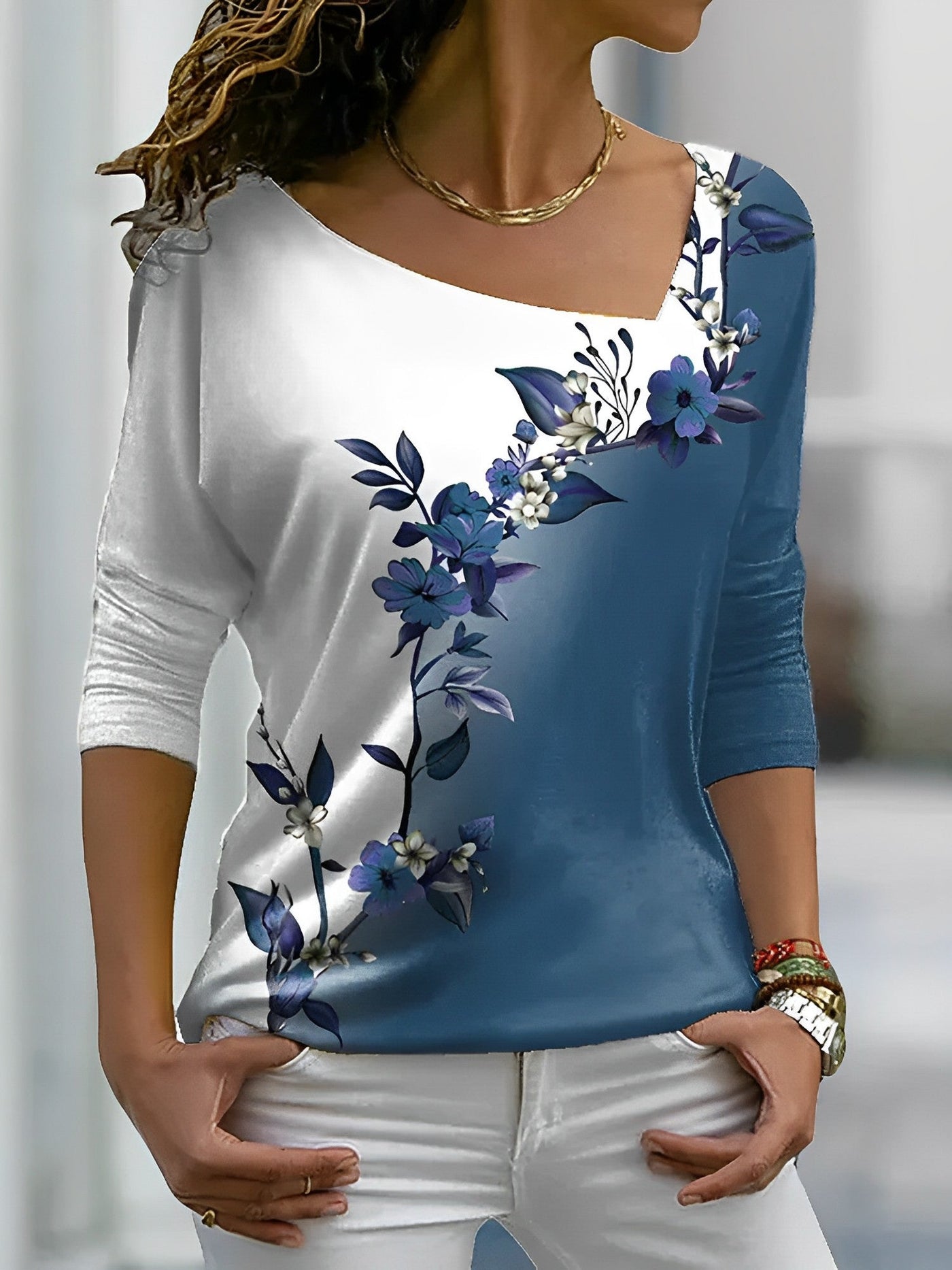 Barneys New York  | Flowers Contrast Color Art T-Shirt